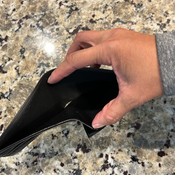 Louis Vuitton LV logo men’s bifold wallet - Picture 9 of 9